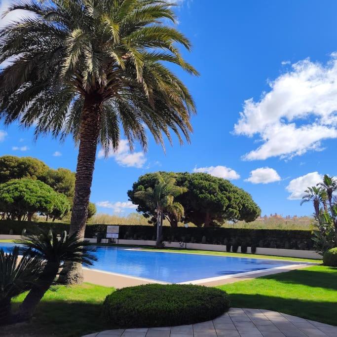 Luxurycambrils Resort&Spa Esterno foto
