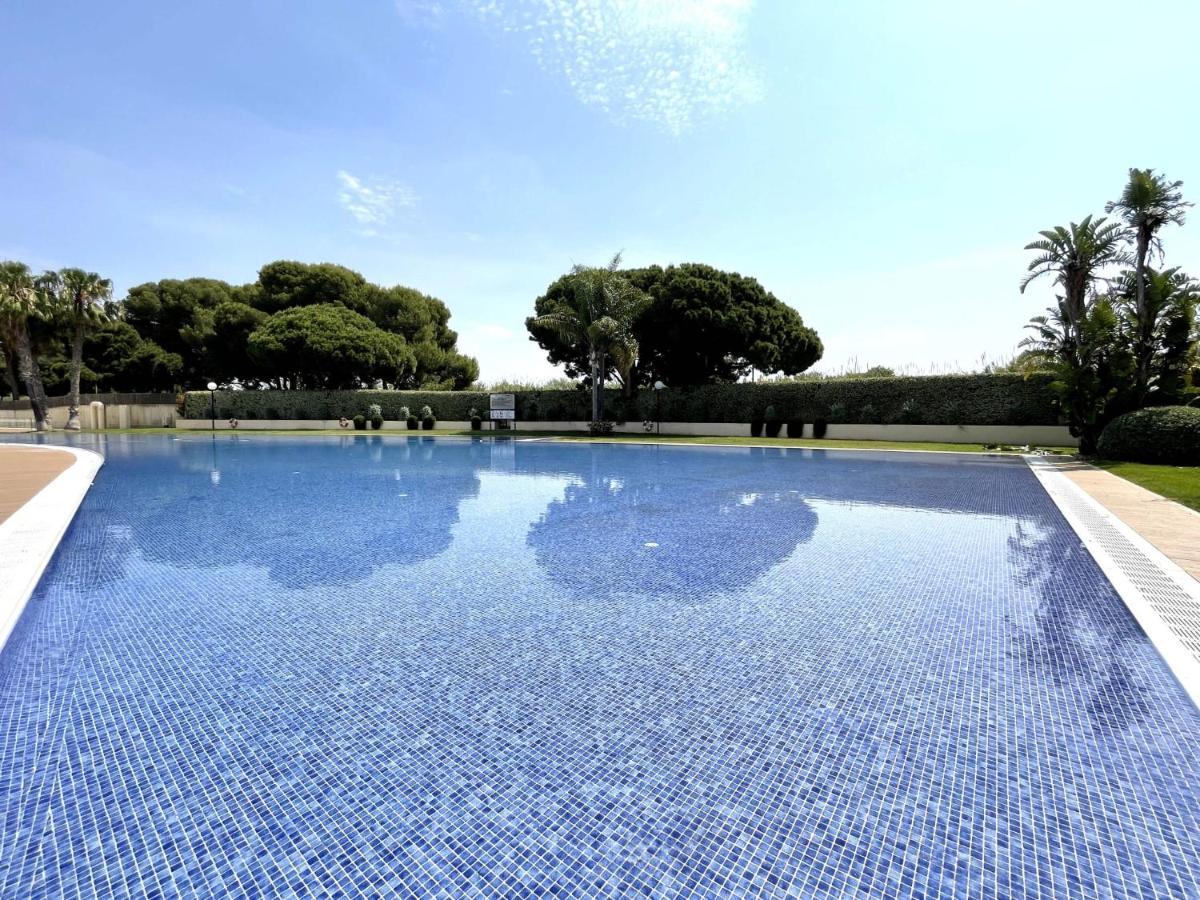Luxurycambrils Resort&Spa Esterno foto