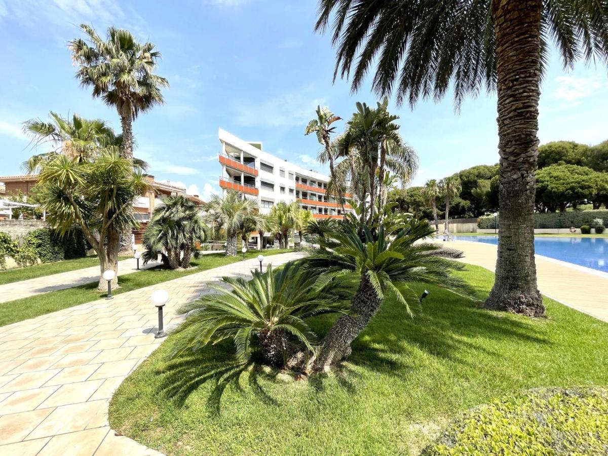 Luxurycambrils Resort&Spa Esterno foto