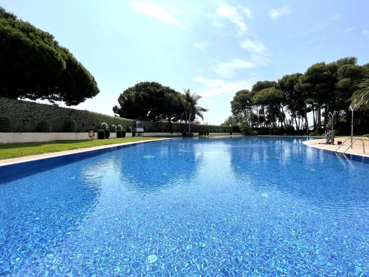 Luxurycambrils Resort&Spa Esterno foto